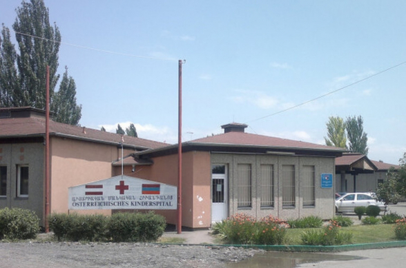 Նախնական վարկածով՝ եղել է թունավորում շմոլ գազից․ երեխայի կյանքը փրկելու 1% շանս կար, ցավոք՝ սիրտը կանգ առավ․ Գյումրու մոր և մանկան հիվանդանոցի տնօրենը՝ 6-ամյա աղջկա մահվան մասին